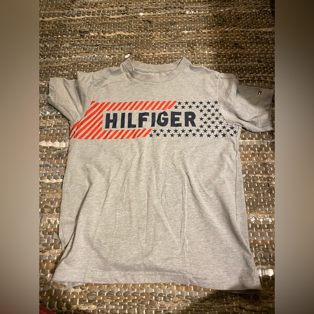 5/20🌻 Boys Tommy Hilfiger T-Shirt